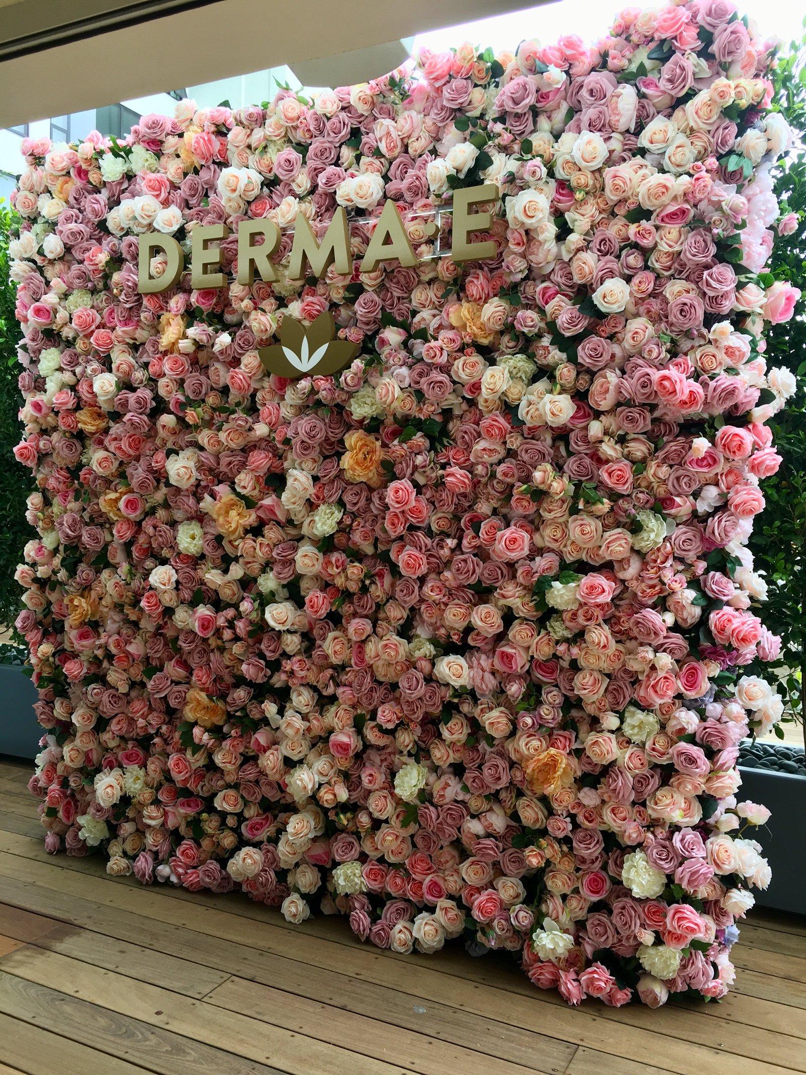 silk flower wall rentals | flower gypsies
