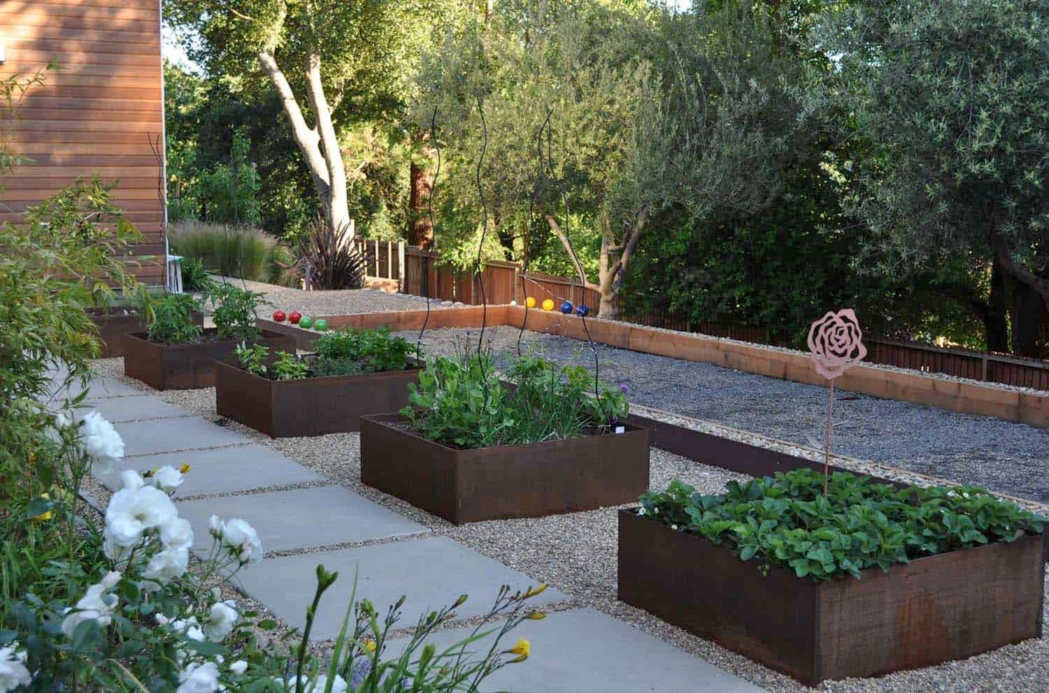 20+ creative and inspiring raised bed vegetable garden ideas