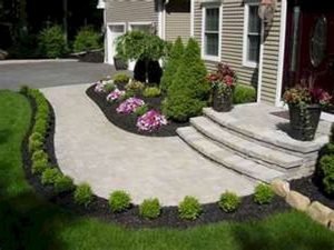 Read more about the article 20 Gorgeous Front Sidewalk Landscaping Ideas for Your House