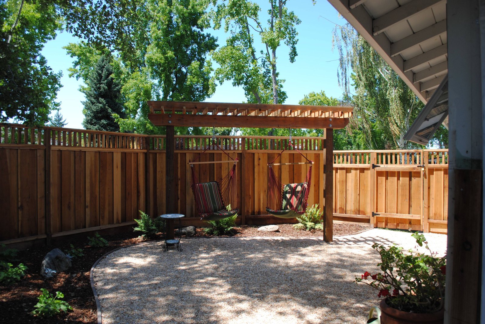 20 front yard privacy ideas every homeowner needs to know - can crusade