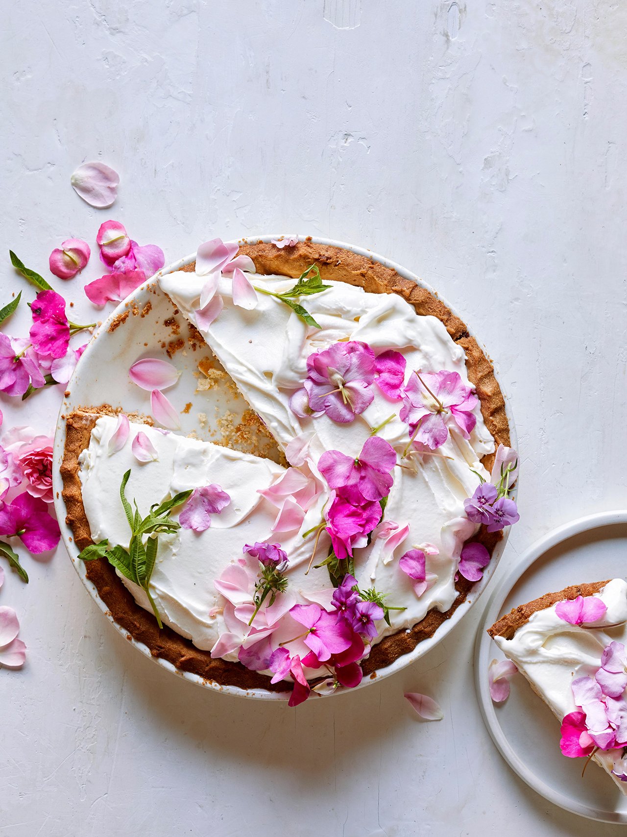 27 reasons to host a dinner party in may