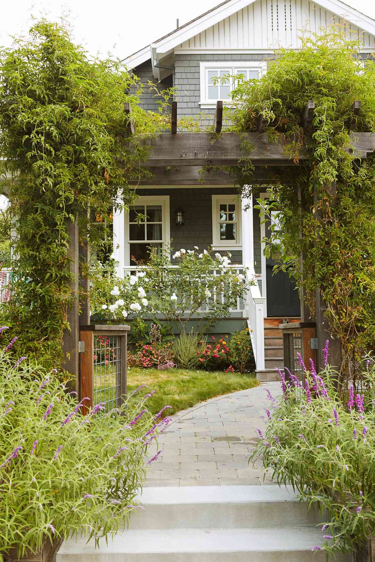 simple front yard landscaping ideas | better homes & gardens