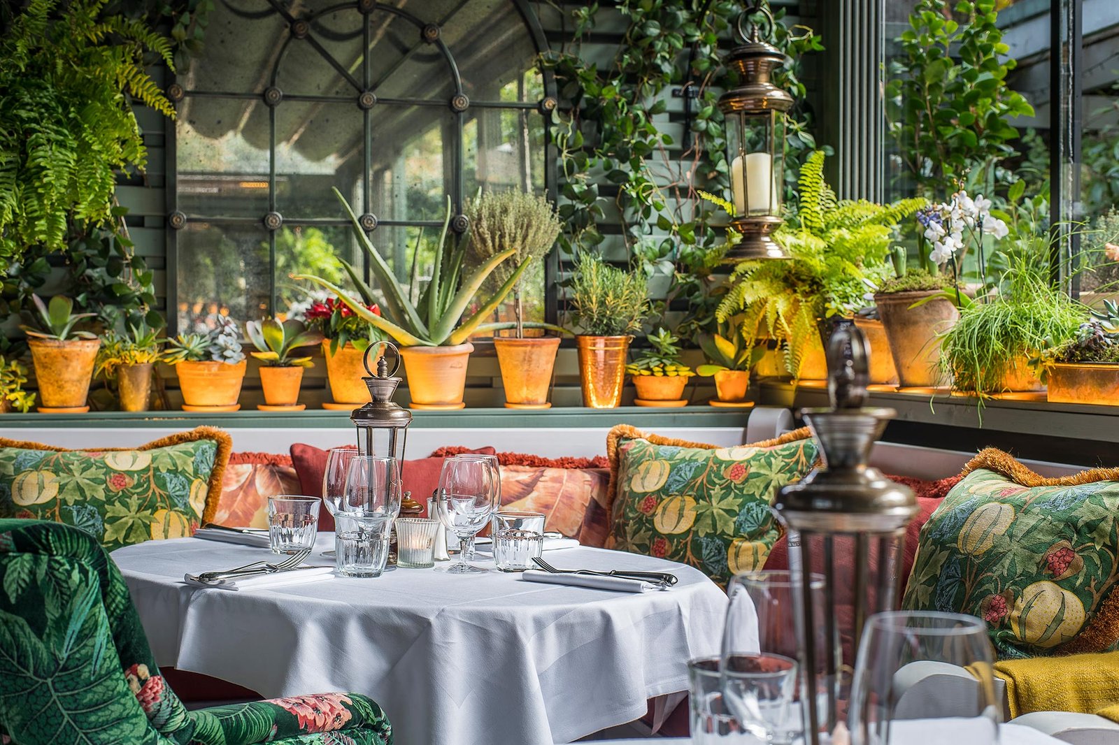 restaurant image gallery - the ivy chelsea garden, london