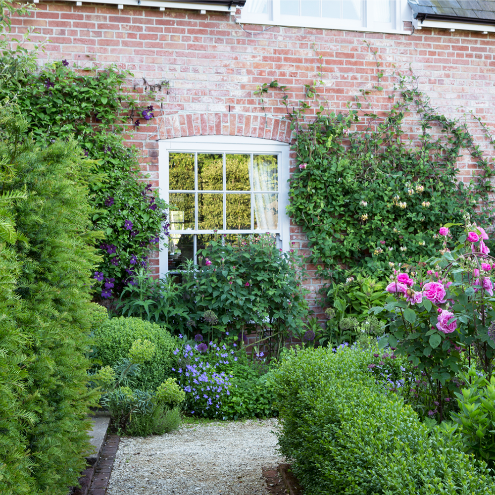 garden edging ideas to give gardens the perfect finishing touch